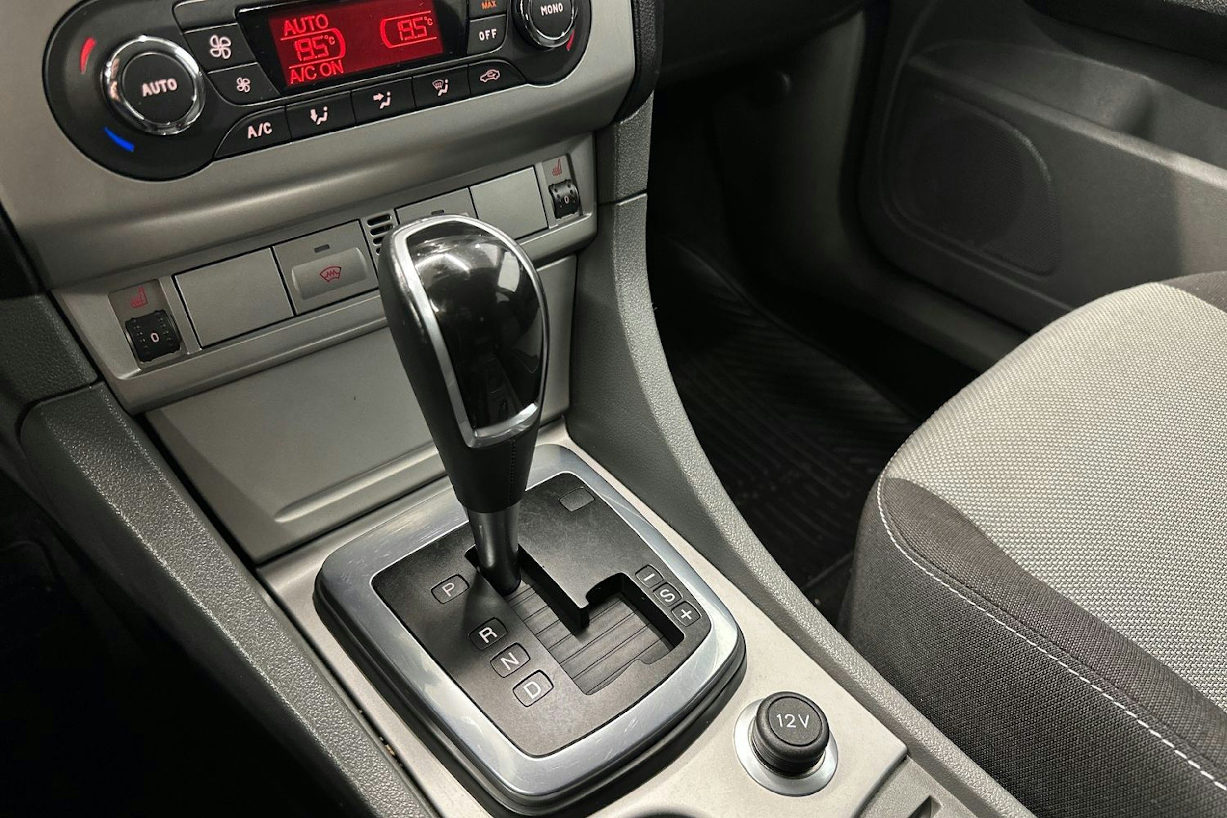 musta Ford Focus 2010 kuva 22.