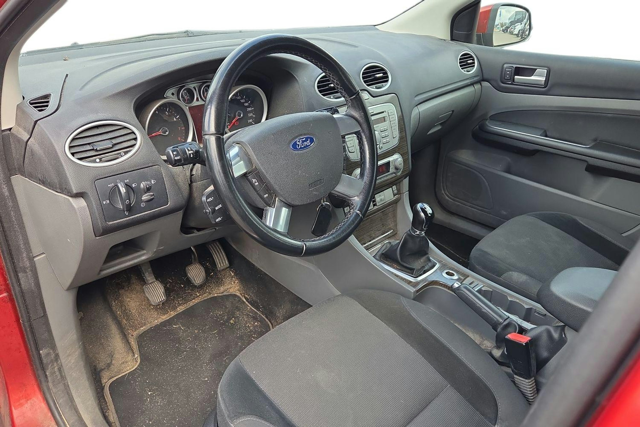 punainen Ford Focus 2010 kuva 3.