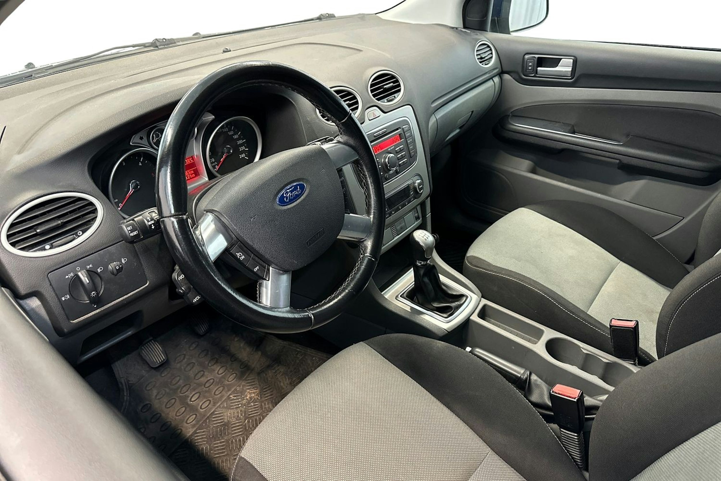 sininen Ford Focus 2010 kuva 3.