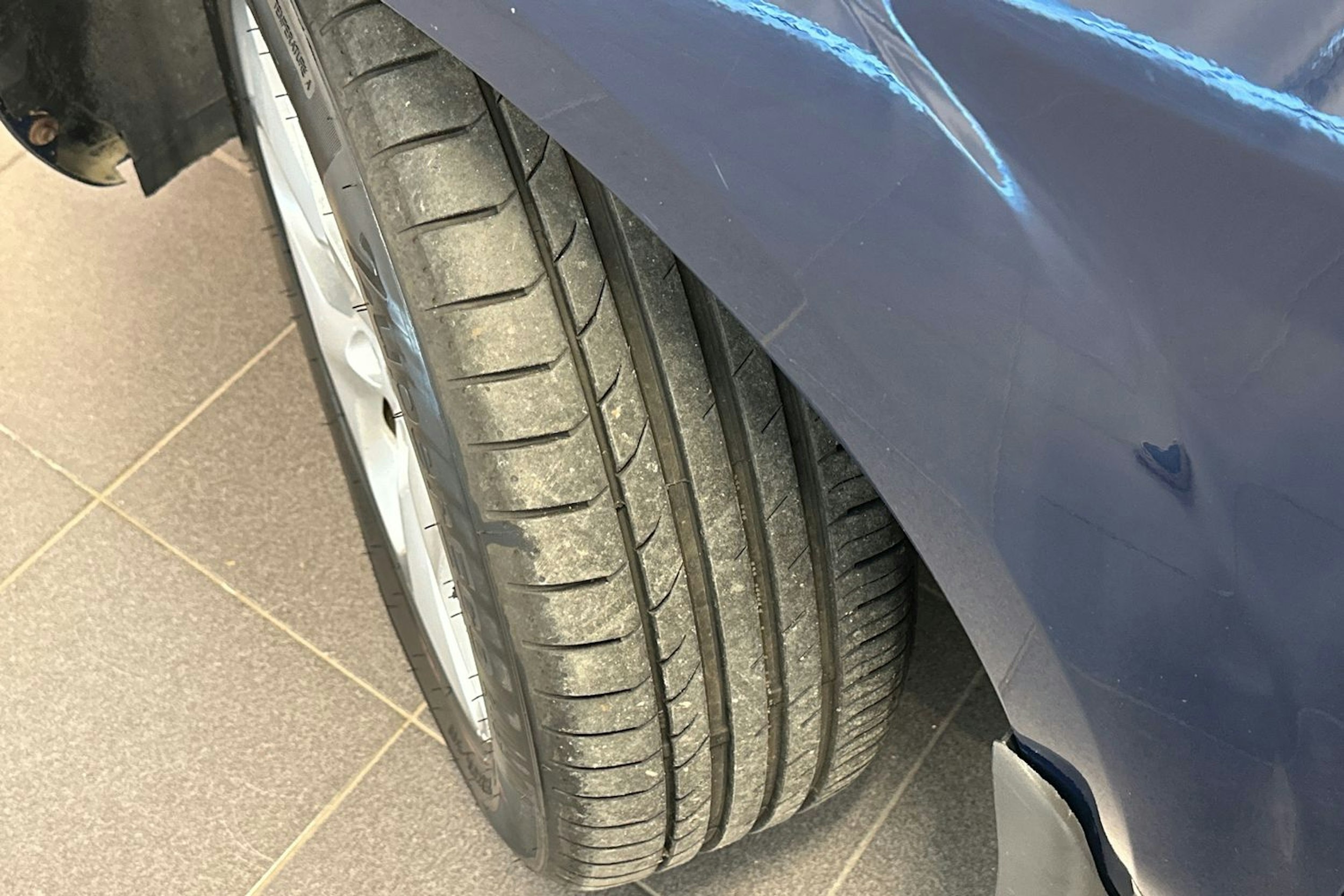 sininen Ford Focus 2010 kuva 13.