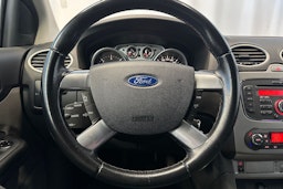 sininen Ford Focus 2010 kuva 18.