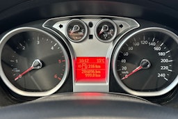 sininen Ford Focus 2010 kuva 21.
