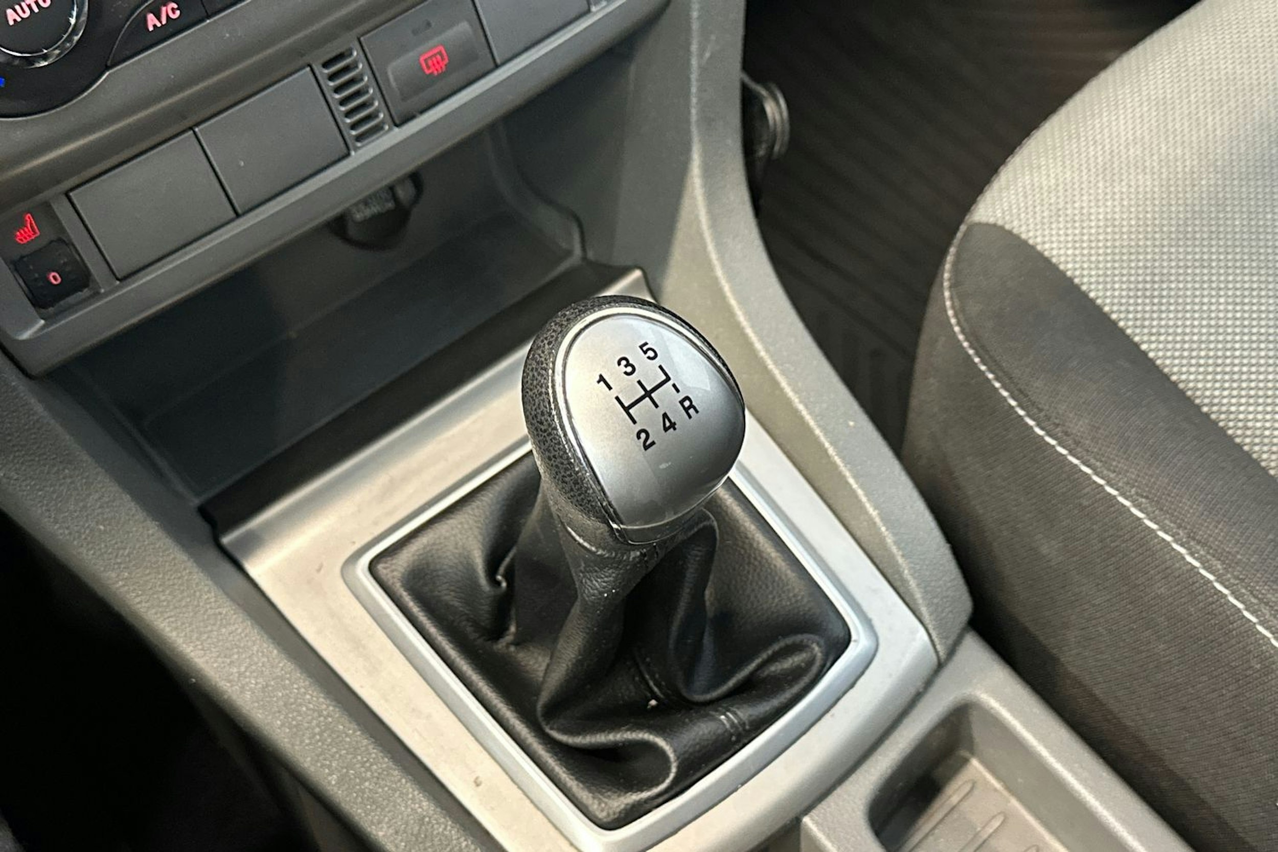 sininen Ford Focus 2010 kuva 24.