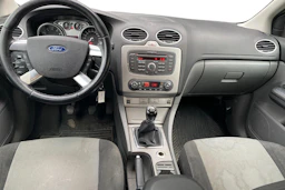 Harmaa Ford FOCUS 2010 kuva 7.