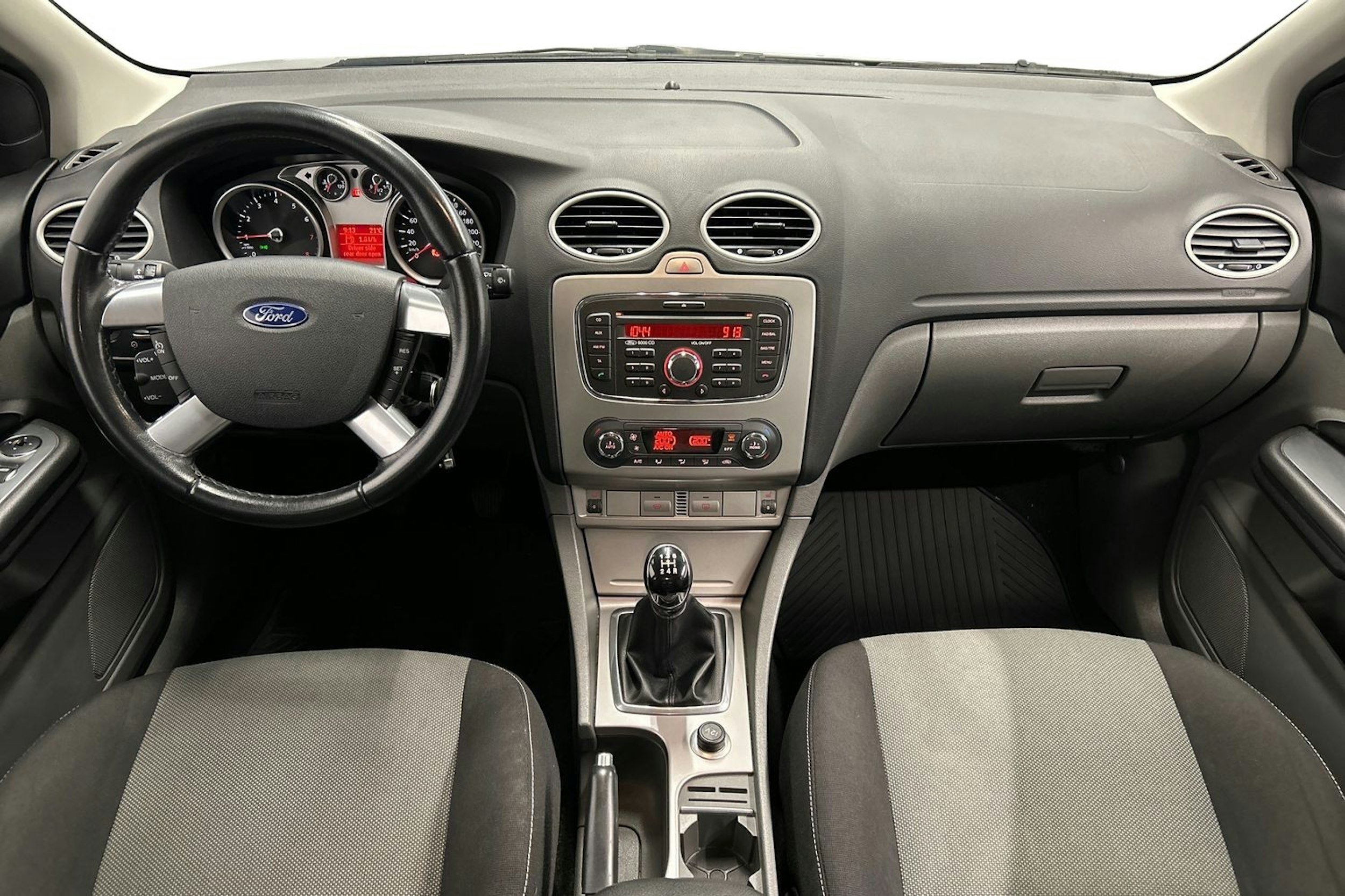 harmaa Ford Focus 2010 kuva 9.