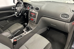 harmaa Ford Focus 2010 kuva 15.