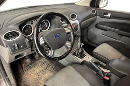 Harmaa Ford FOCUS 2010 kuva 3.