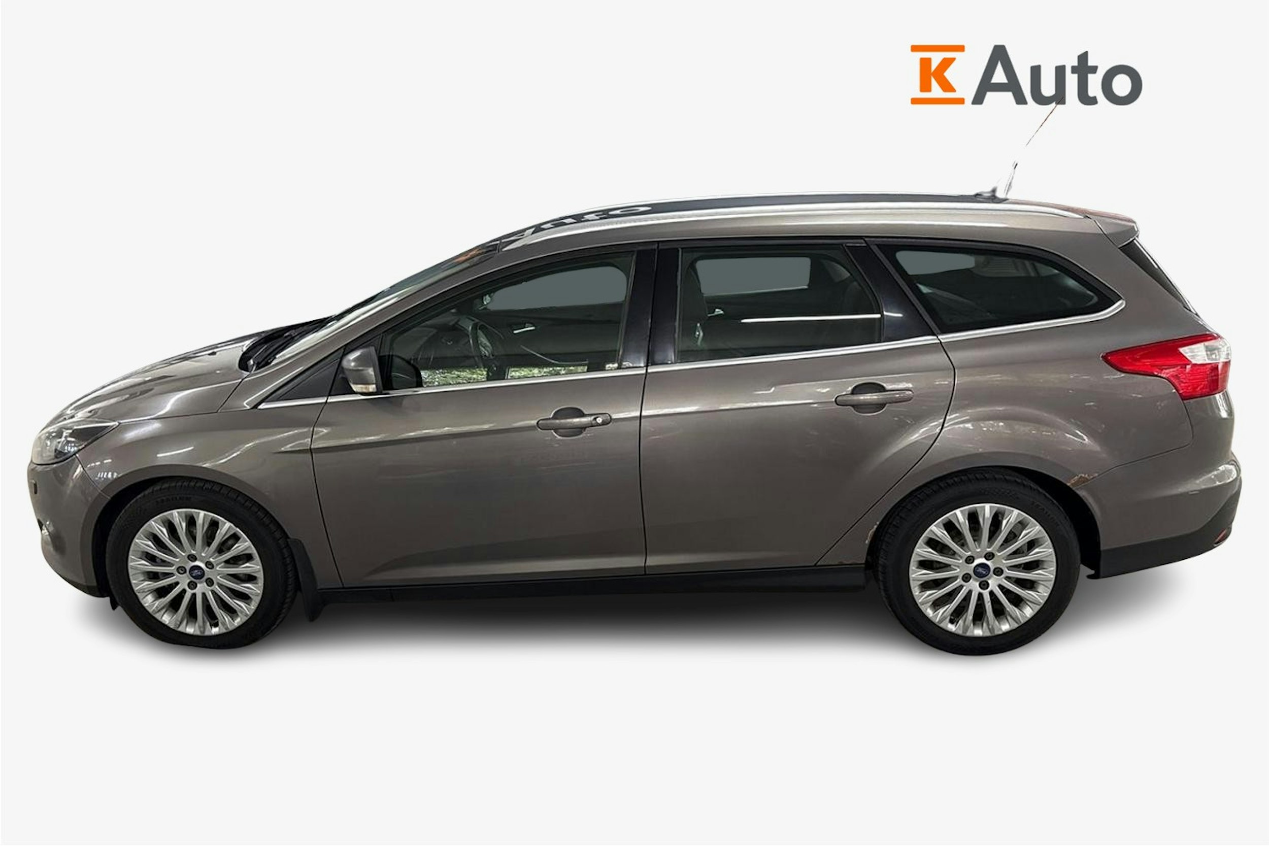 Ruskea (beige) Ford FOCUS 2011 kuva 5.