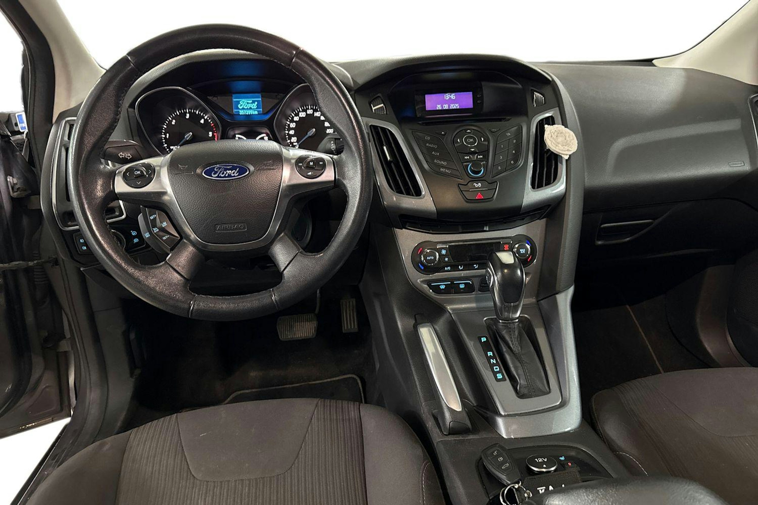 Ruskea (beige) Ford FOCUS 2011 kuva 7.