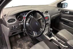 musta Ford Focus 2011 kuva 6.