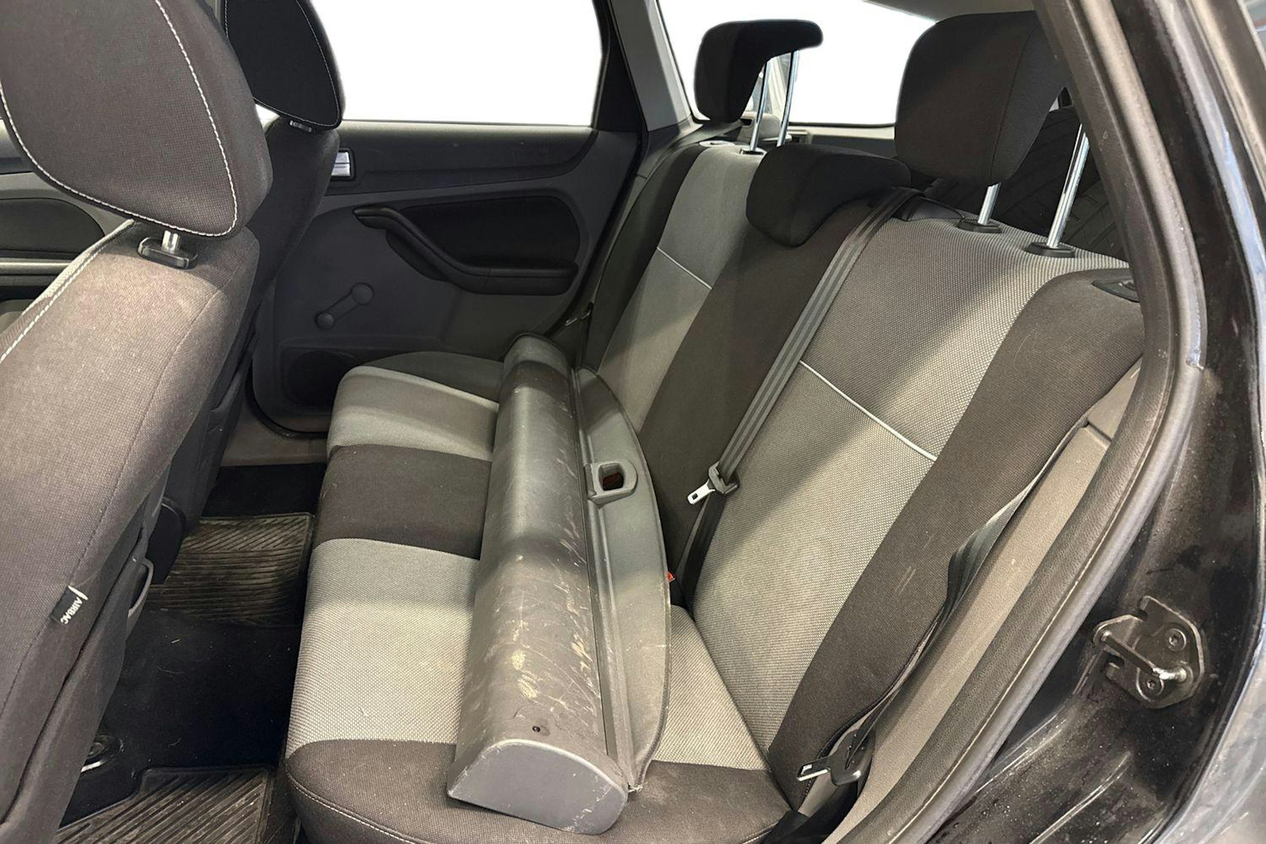 musta Ford Focus 2011 kuva 8.