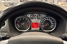 musta Ford Focus 2011 kuva 14.