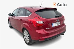 punainen Ford Focus 2011 kuva 2.