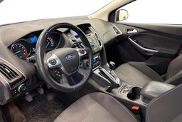 punainen Ford Focus 2011 kuva 6.