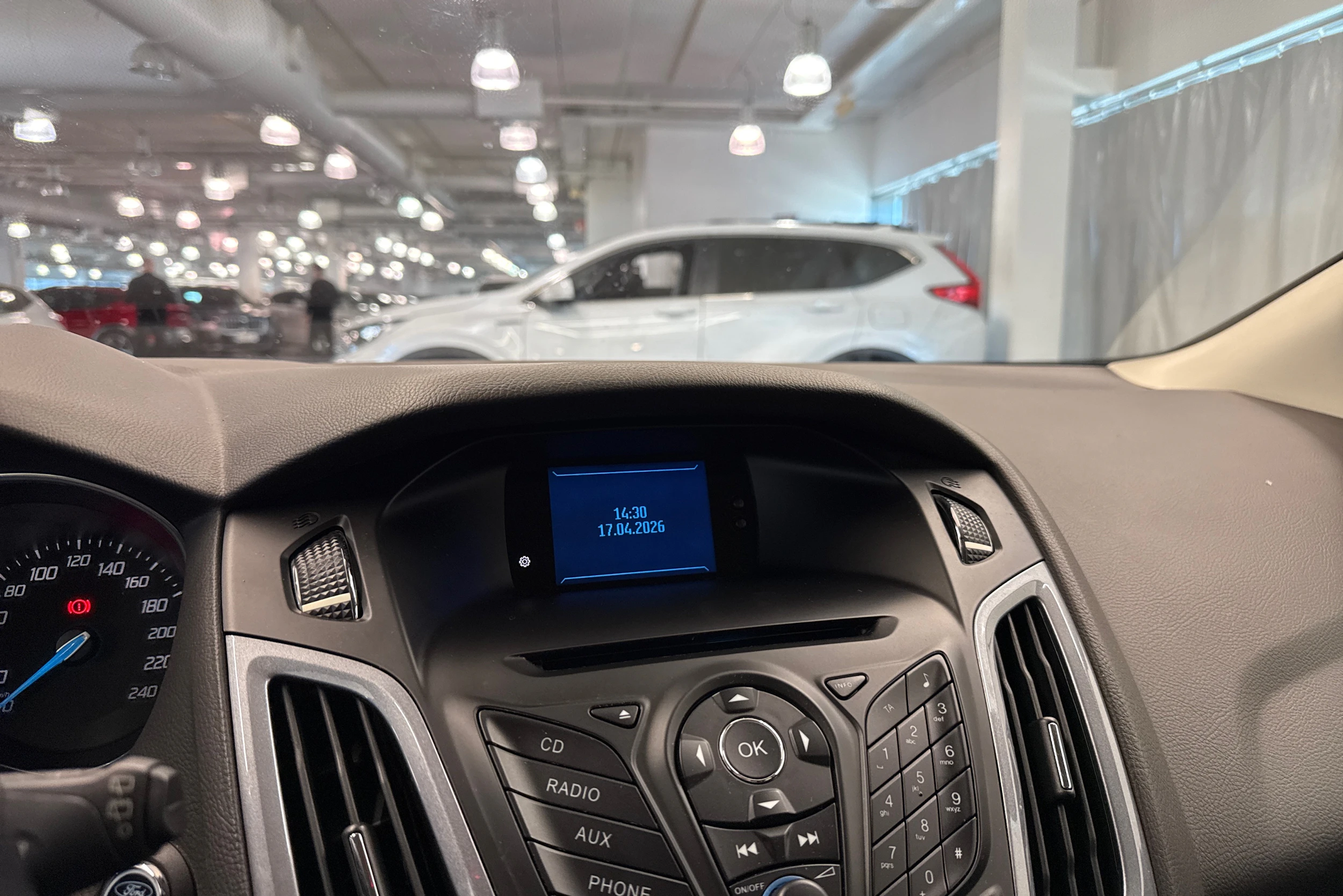 punainen Ford Focus 2011 kuva 20.