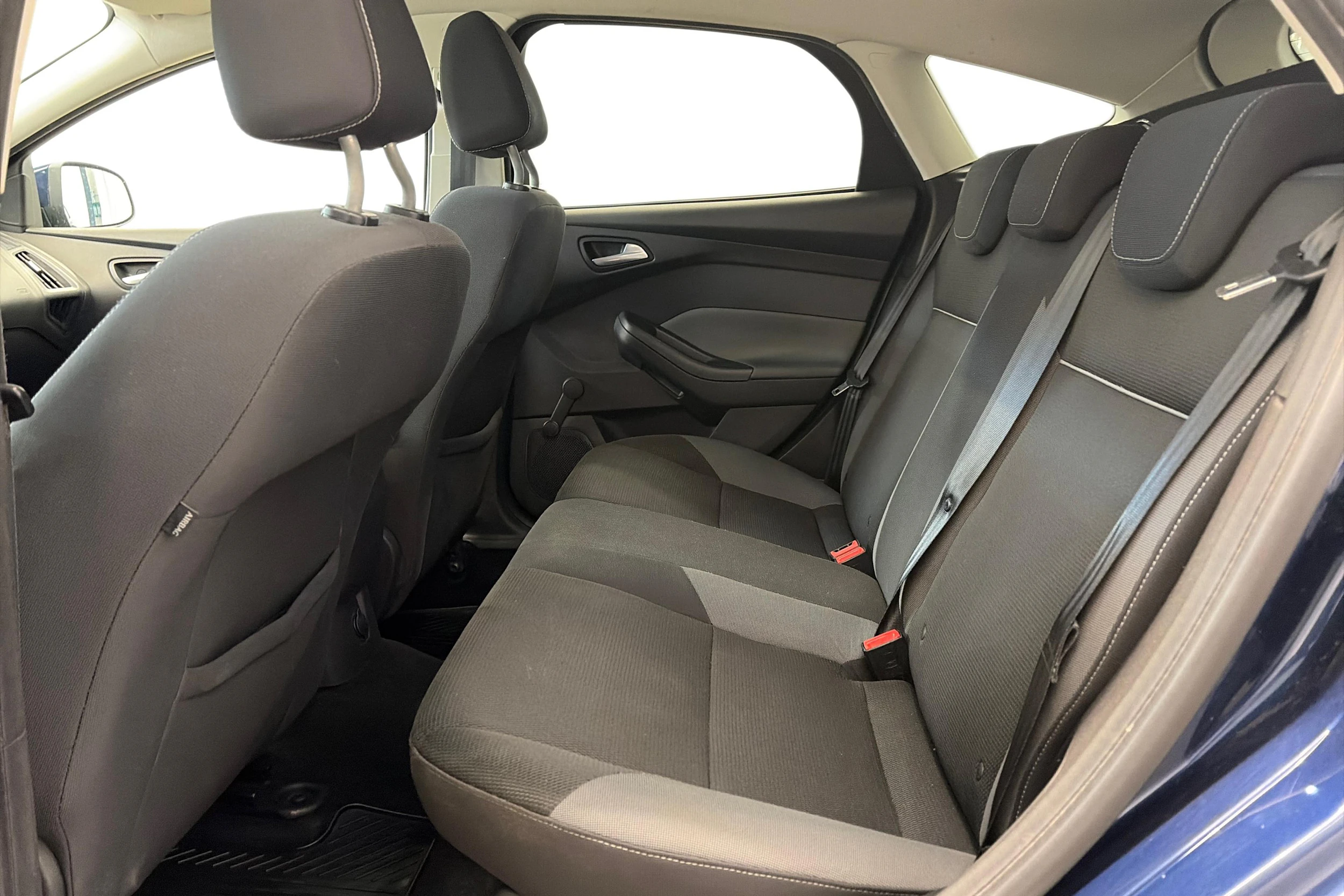 sininen Ford Focus 2011 kuva 11.