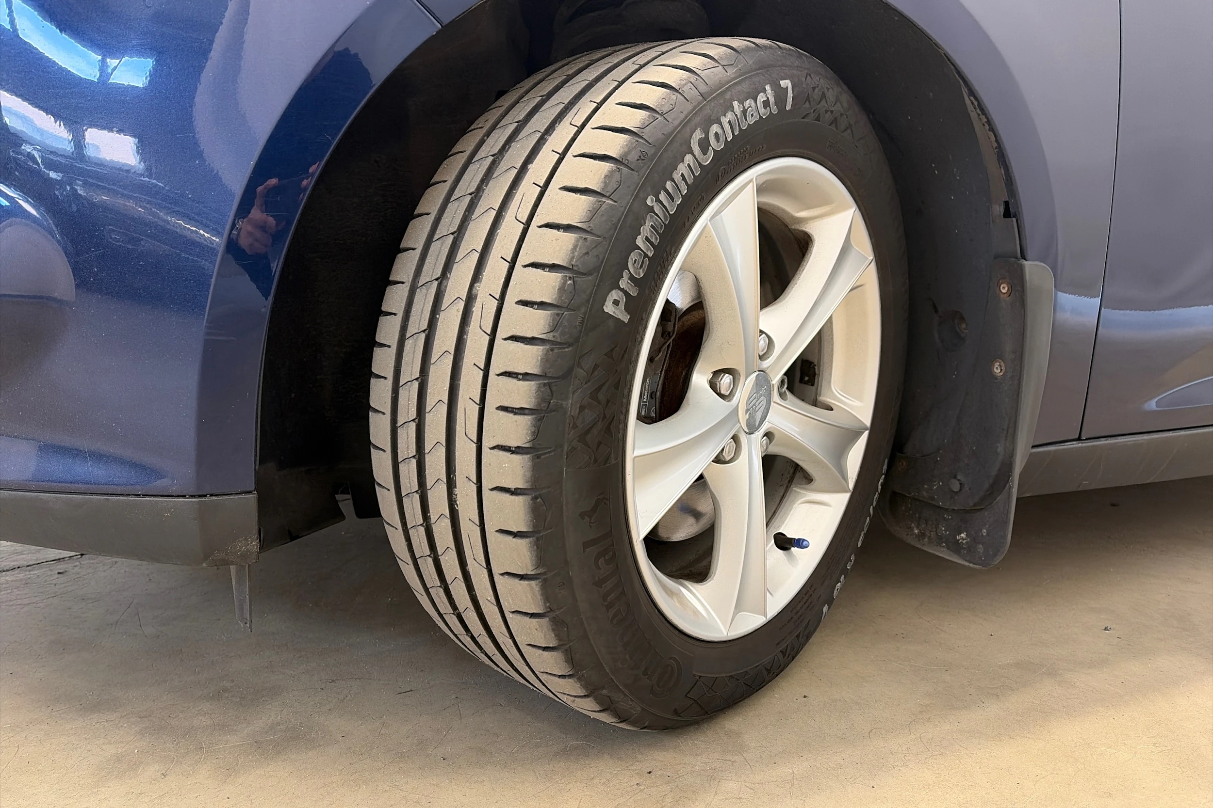 sininen Ford Focus 2011 kuva 13.