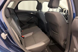 sininen Ford Focus 2011 kuva 18.