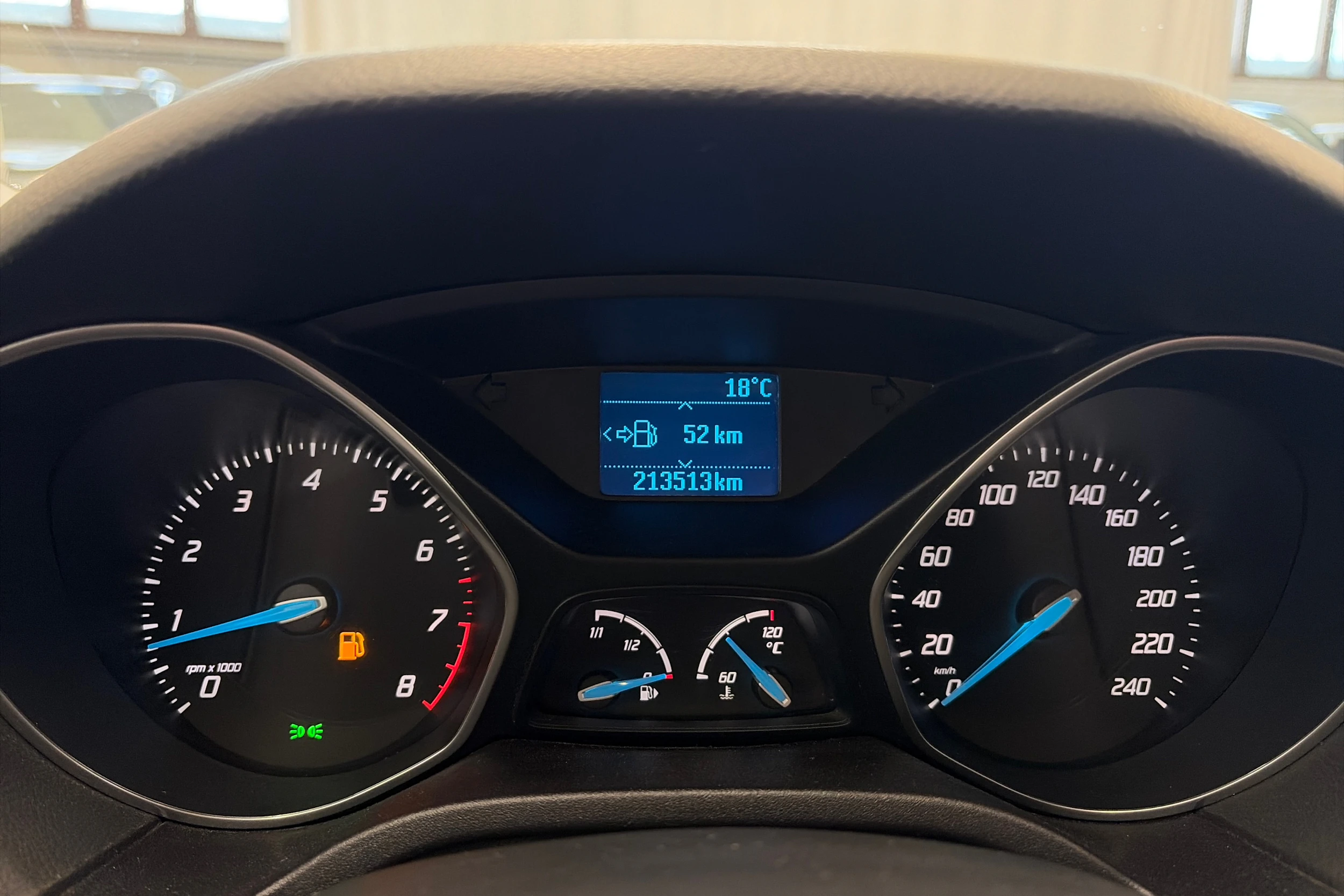 sininen Ford Focus 2011 kuva 19.