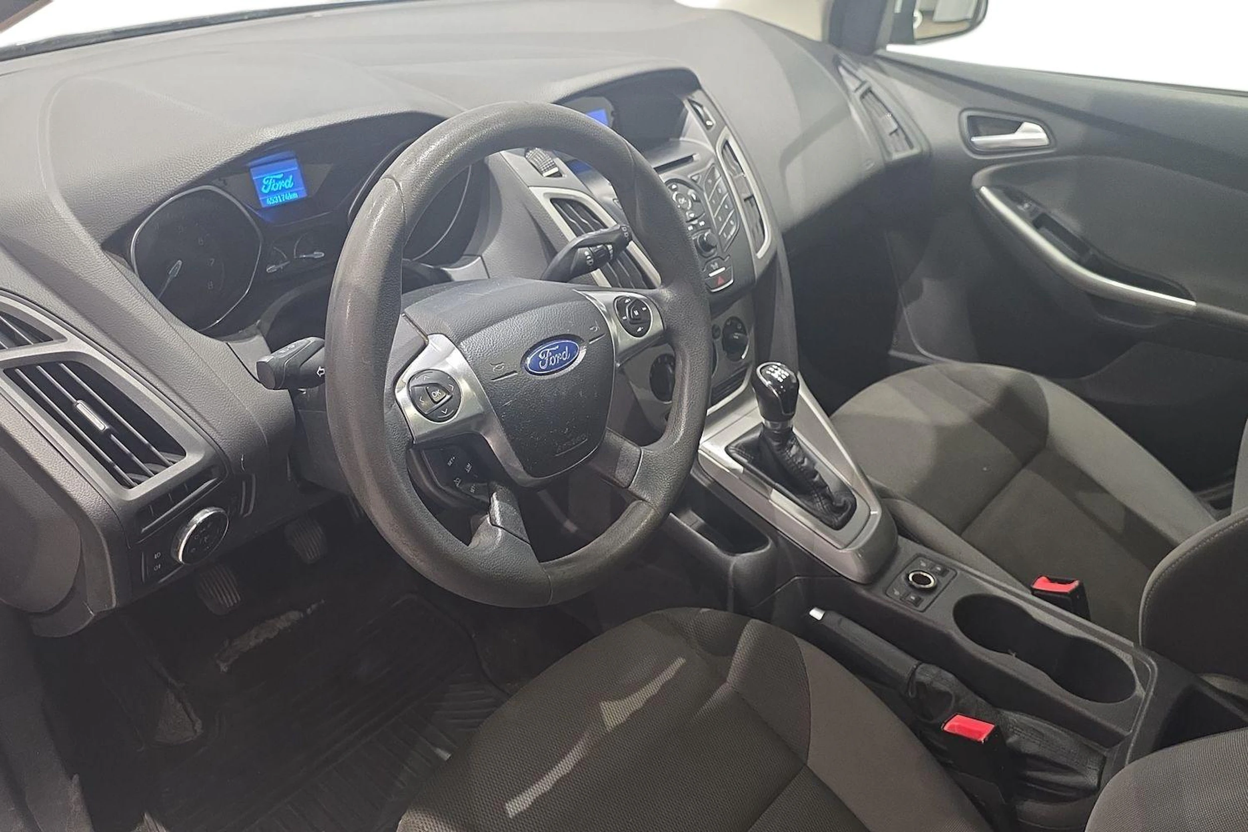harmaa Ford Focus 2011 kuva 6.