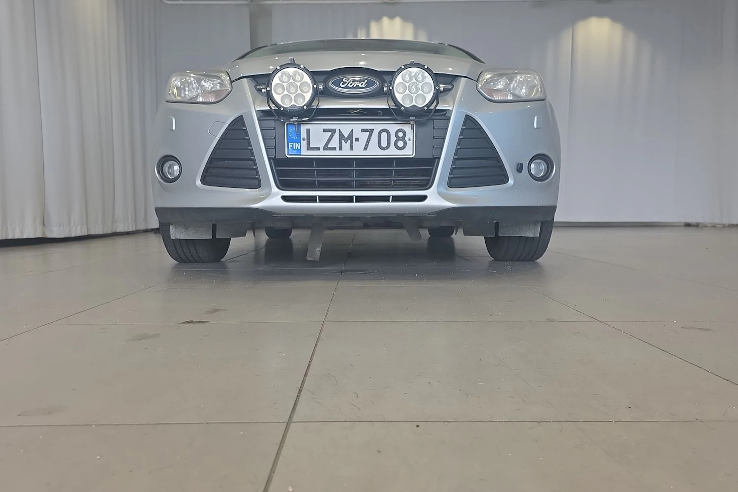 harmaa Ford Focus 2011 kuva 20.