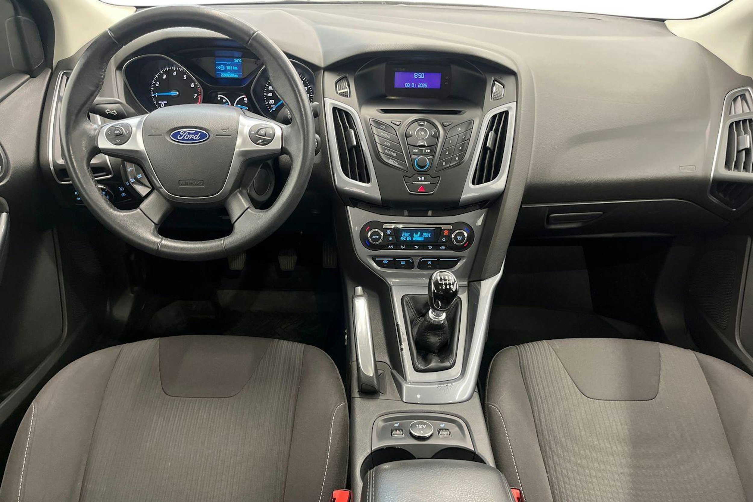 Musta Ford FOCUS 2011 kuva 9.