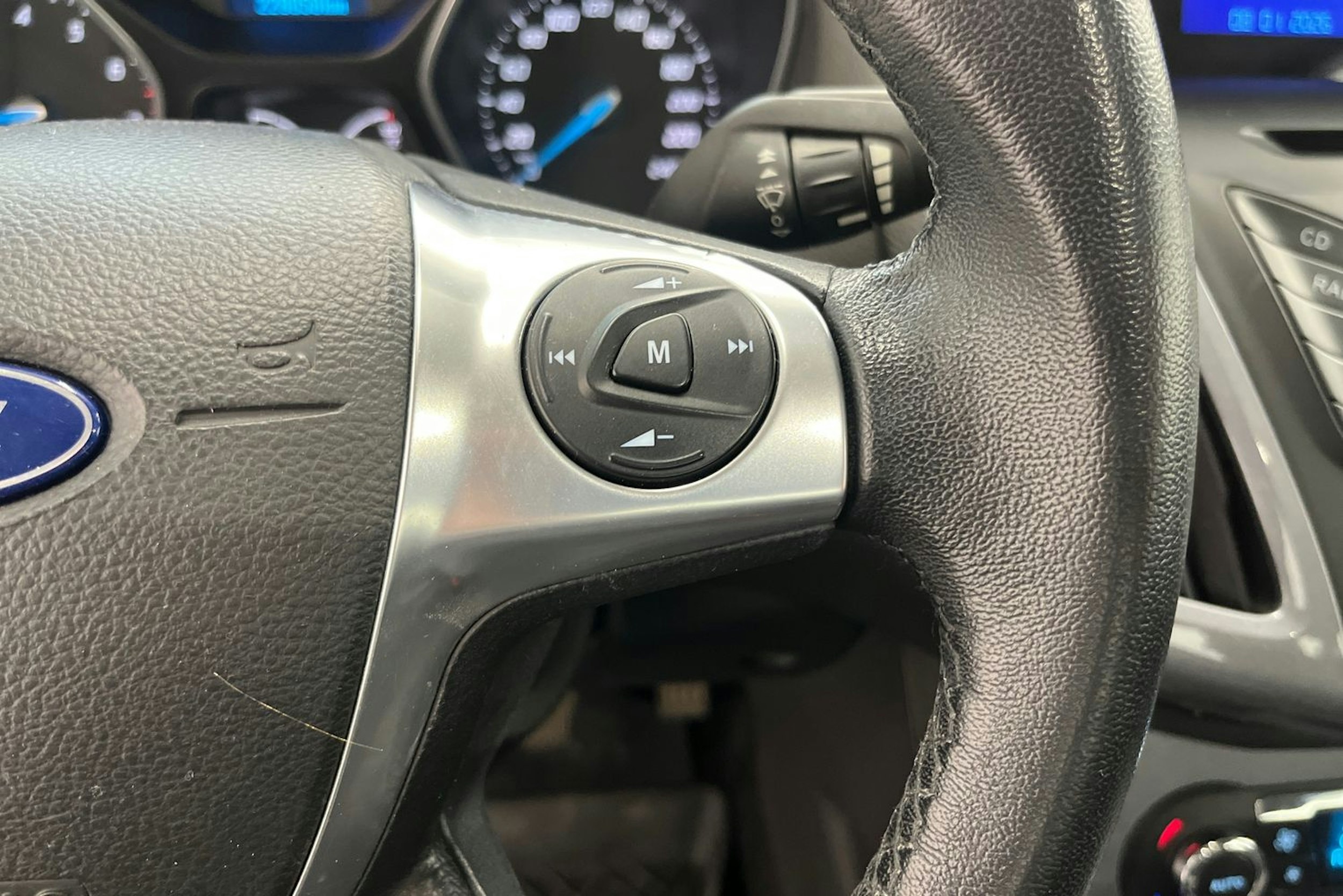 Musta Ford FOCUS 2011 kuva 17.