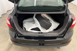 Musta Ford FOCUS 2011 kuva 21.