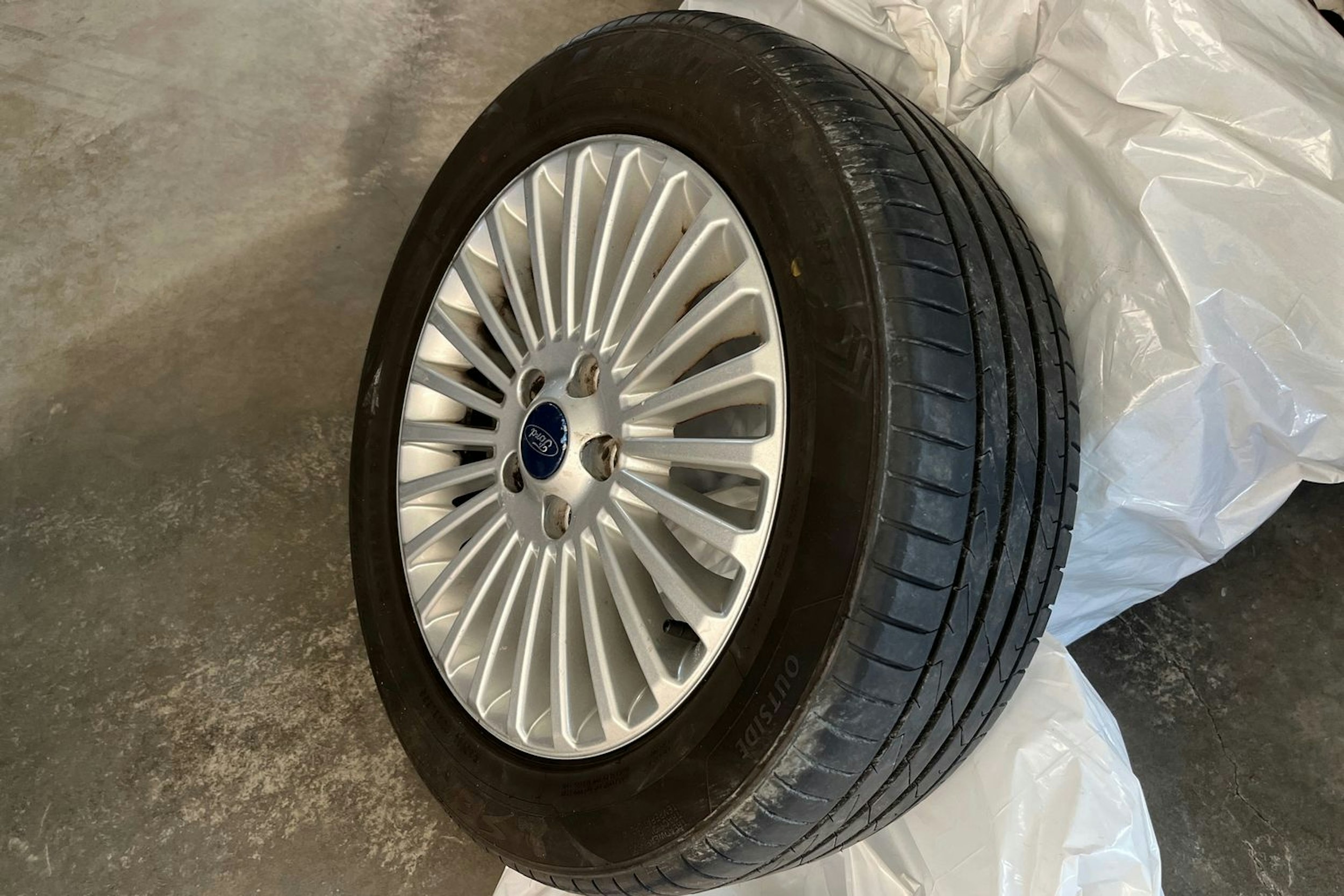 Musta Ford FOCUS 2011 kuva 22.