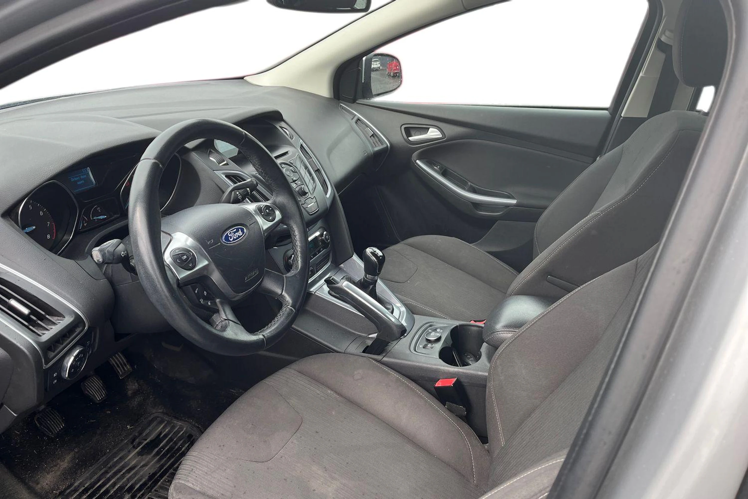 harmaa Ford Focus 2012 kuva 3.