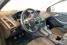 harmaa Ford Focus 2012 kuva 6.