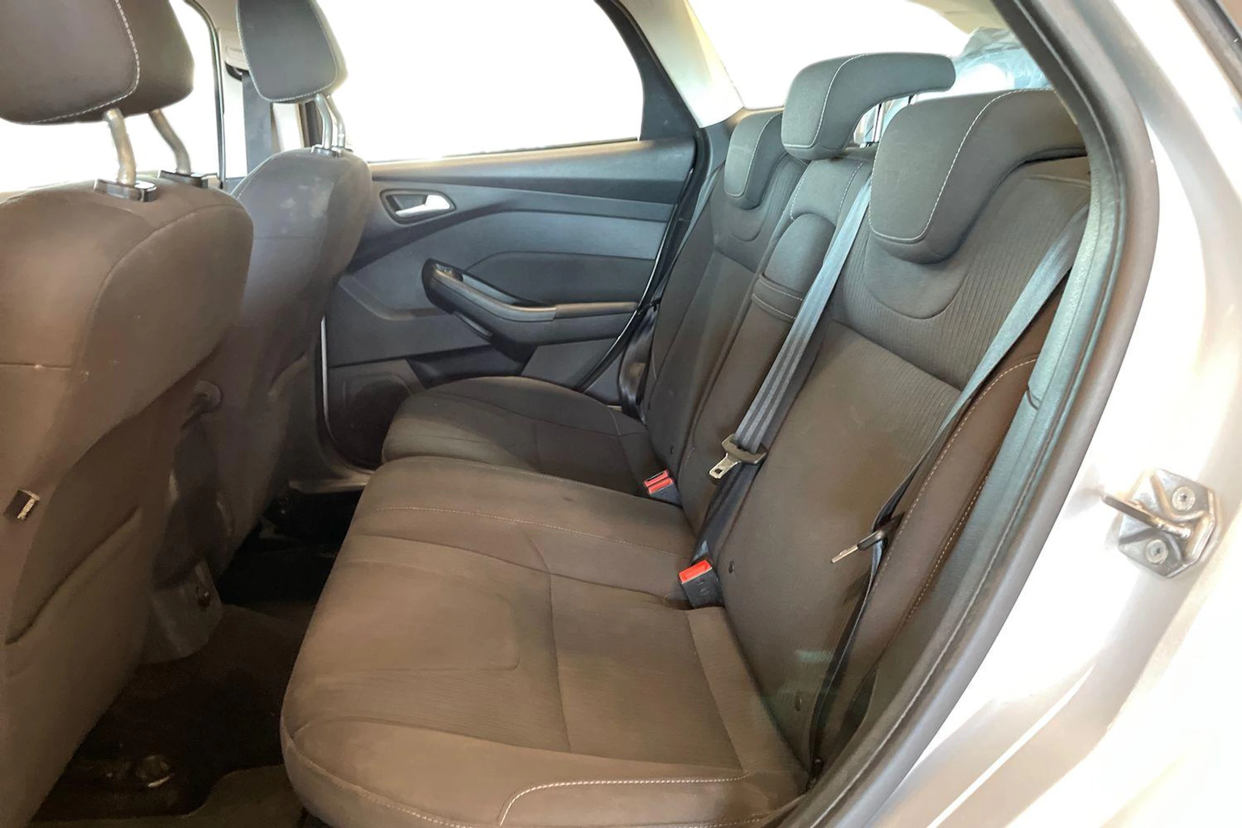 harmaa Ford Focus 2012 kuva 8.