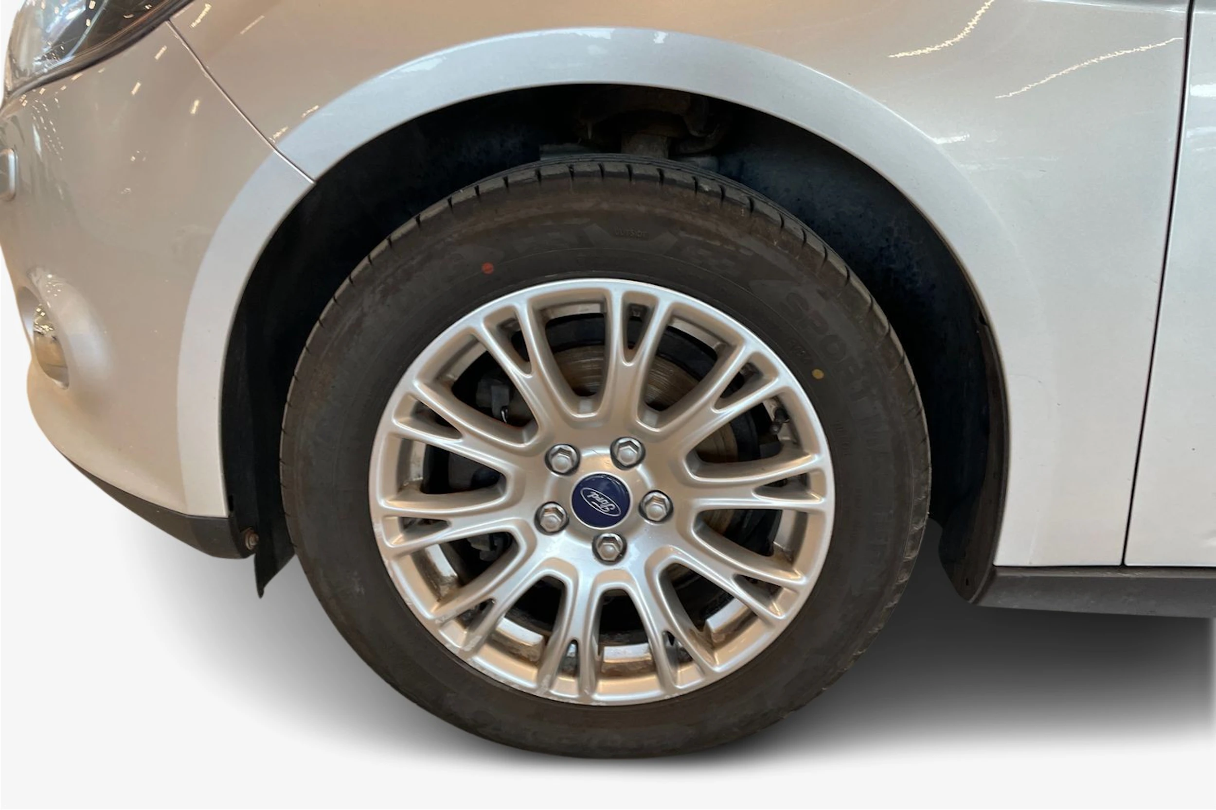 harmaa Ford Focus 2012 kuva 9.