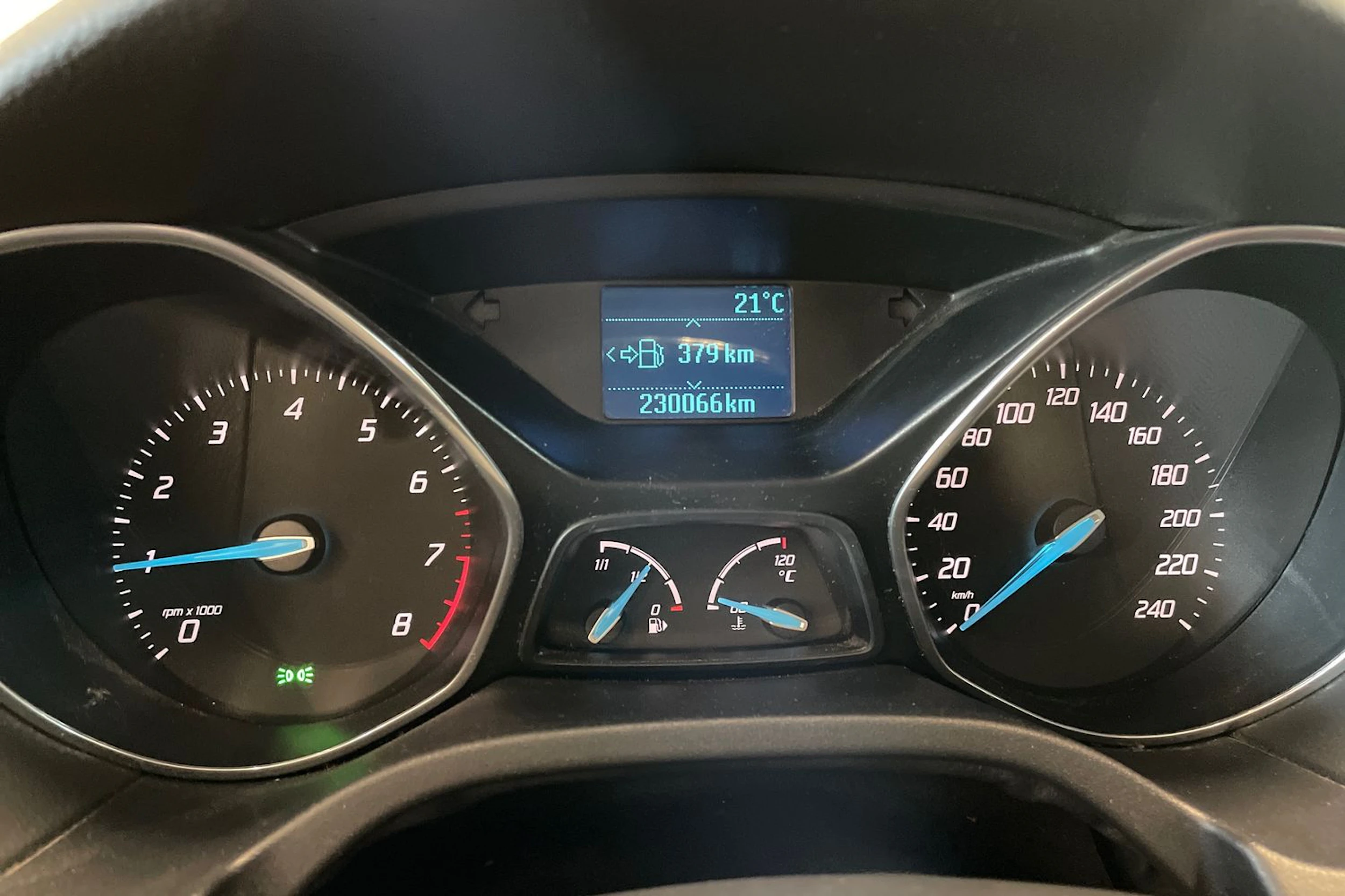 harmaa Ford Focus 2012 kuva 15.