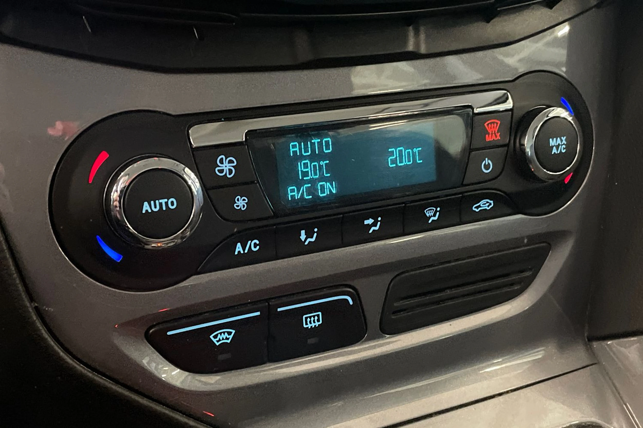 harmaa Ford Focus 2012 kuva 18.