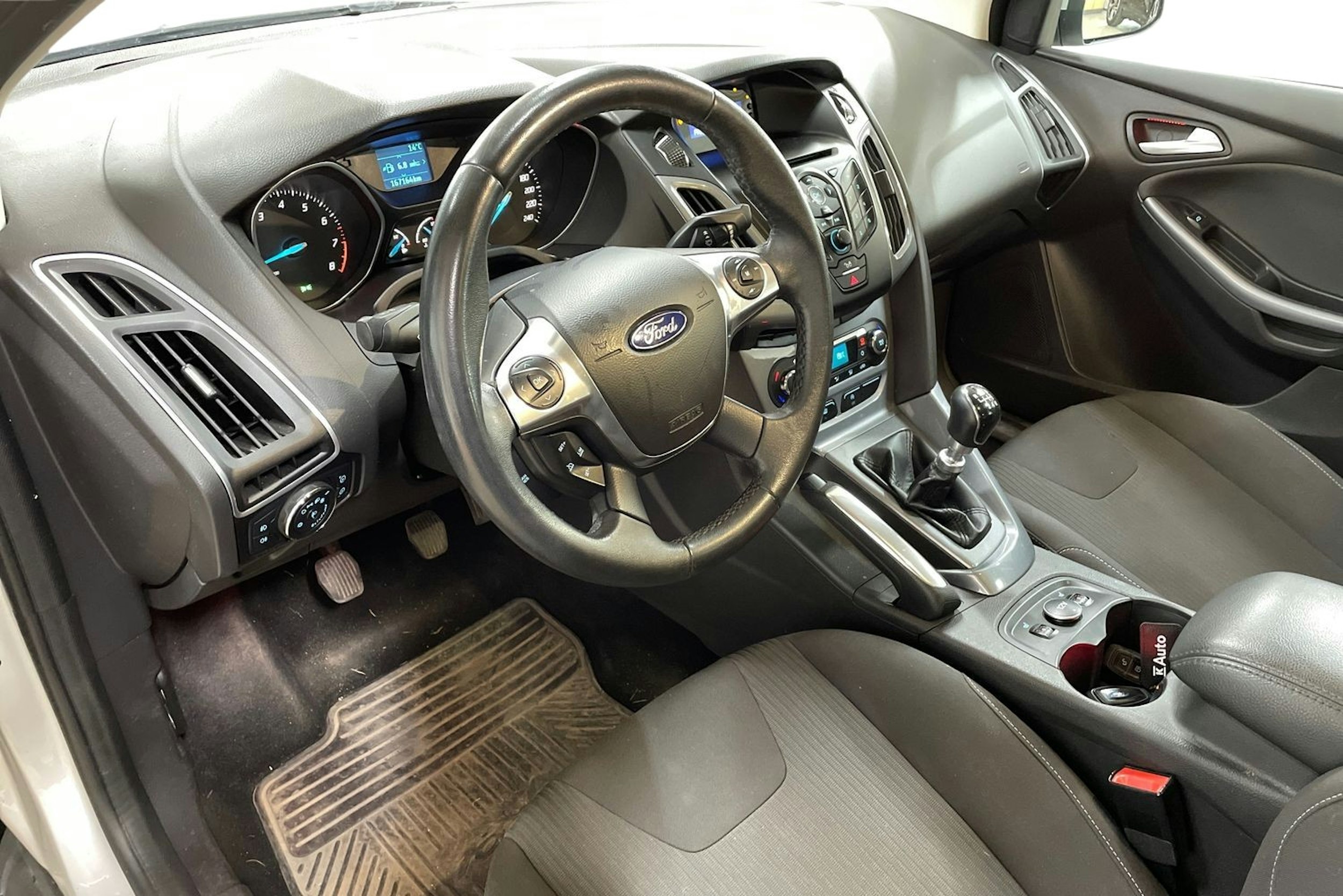 harmaa Ford Focus 2012 kuva 7.