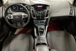 harmaa Ford Focus 2012 kuva 9.