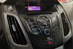 harmaa Ford Focus 2012 kuva 16.
