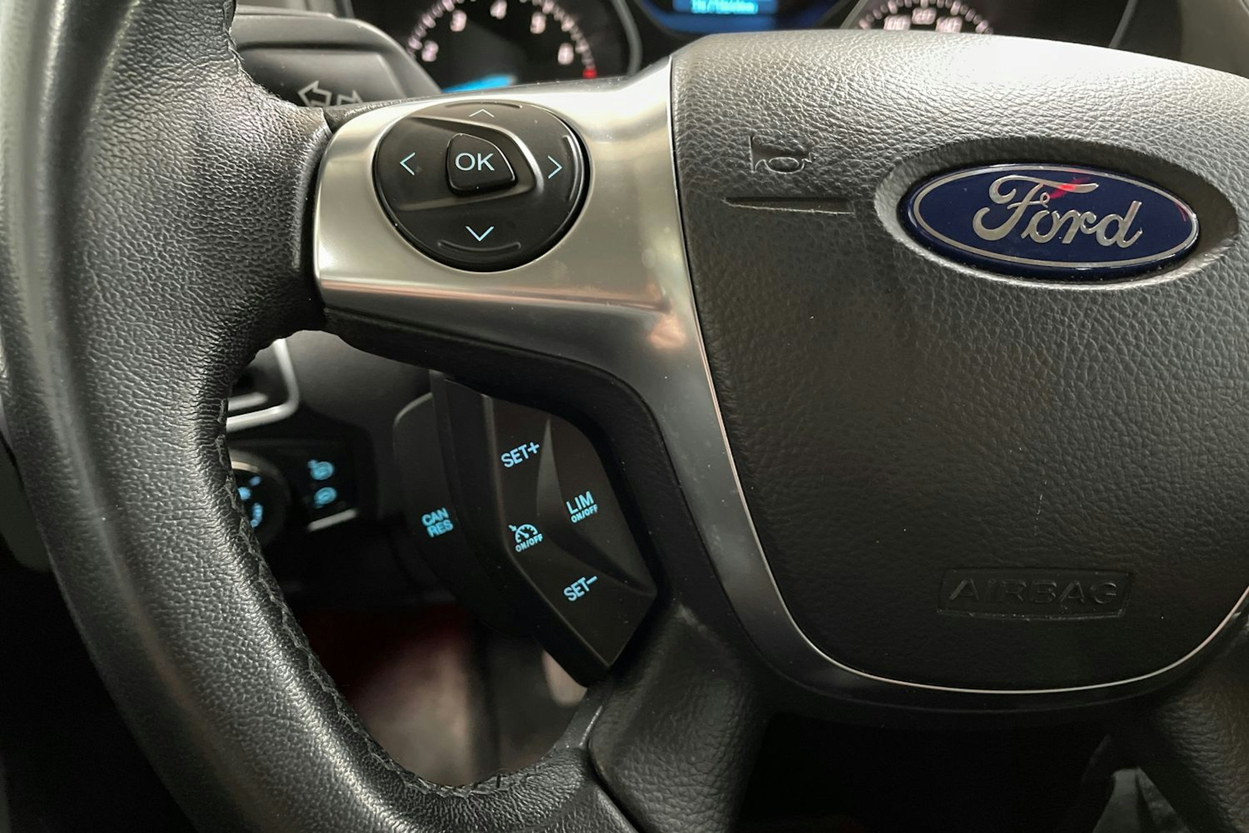 harmaa Ford Focus 2012 kuva 18.