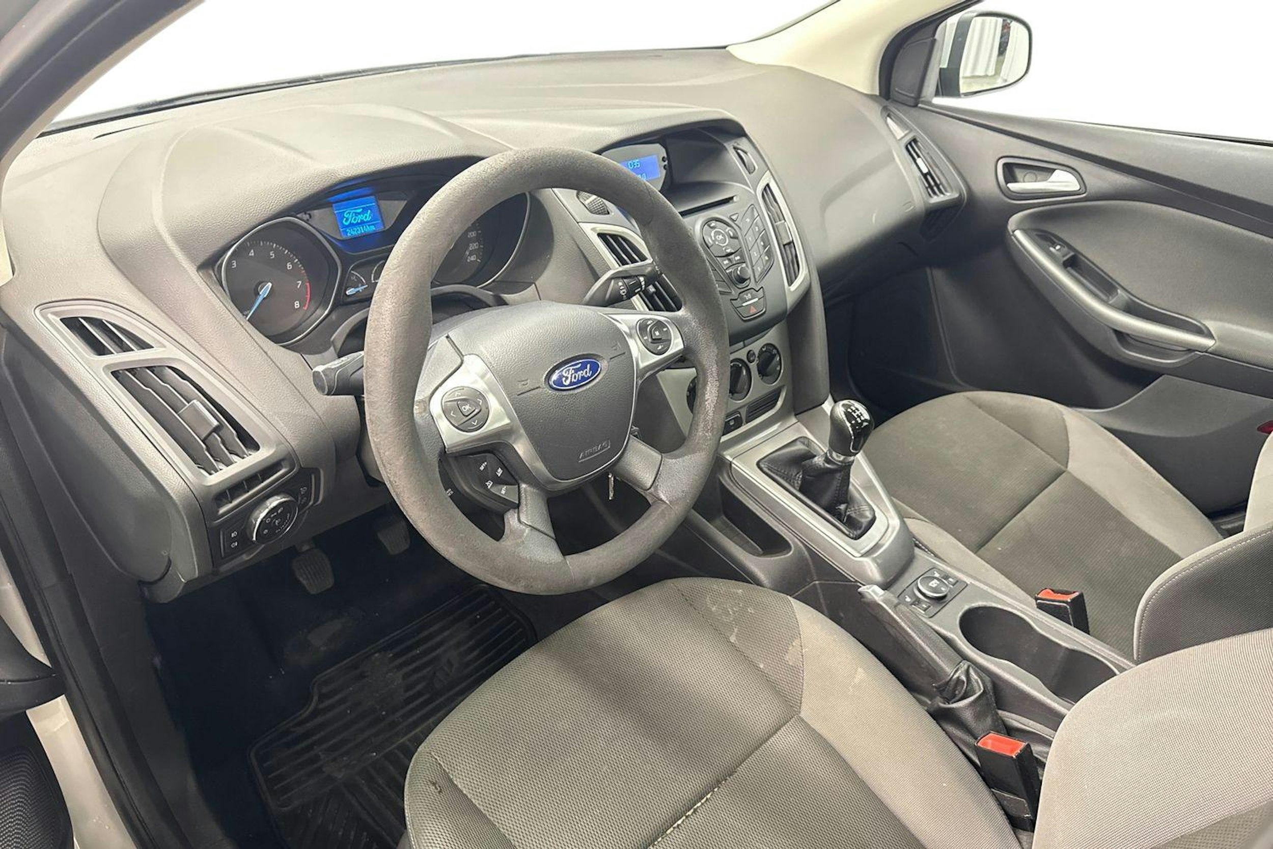 harmaa Ford Focus 2012 kuva 7.