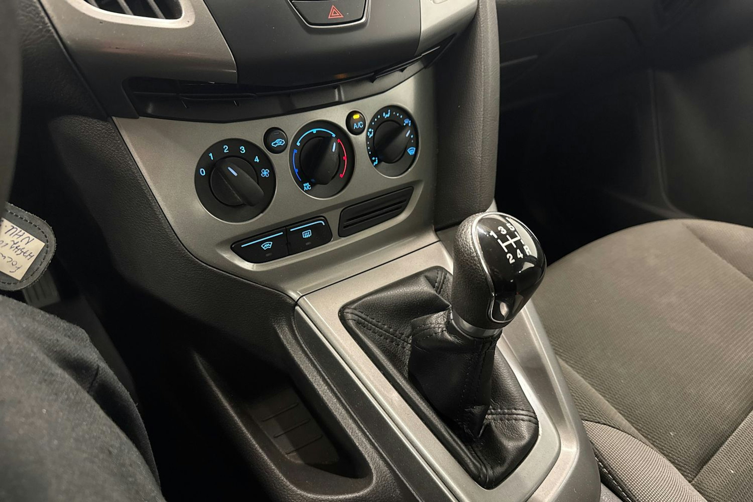 harmaa Ford Focus 2012 kuva 18.