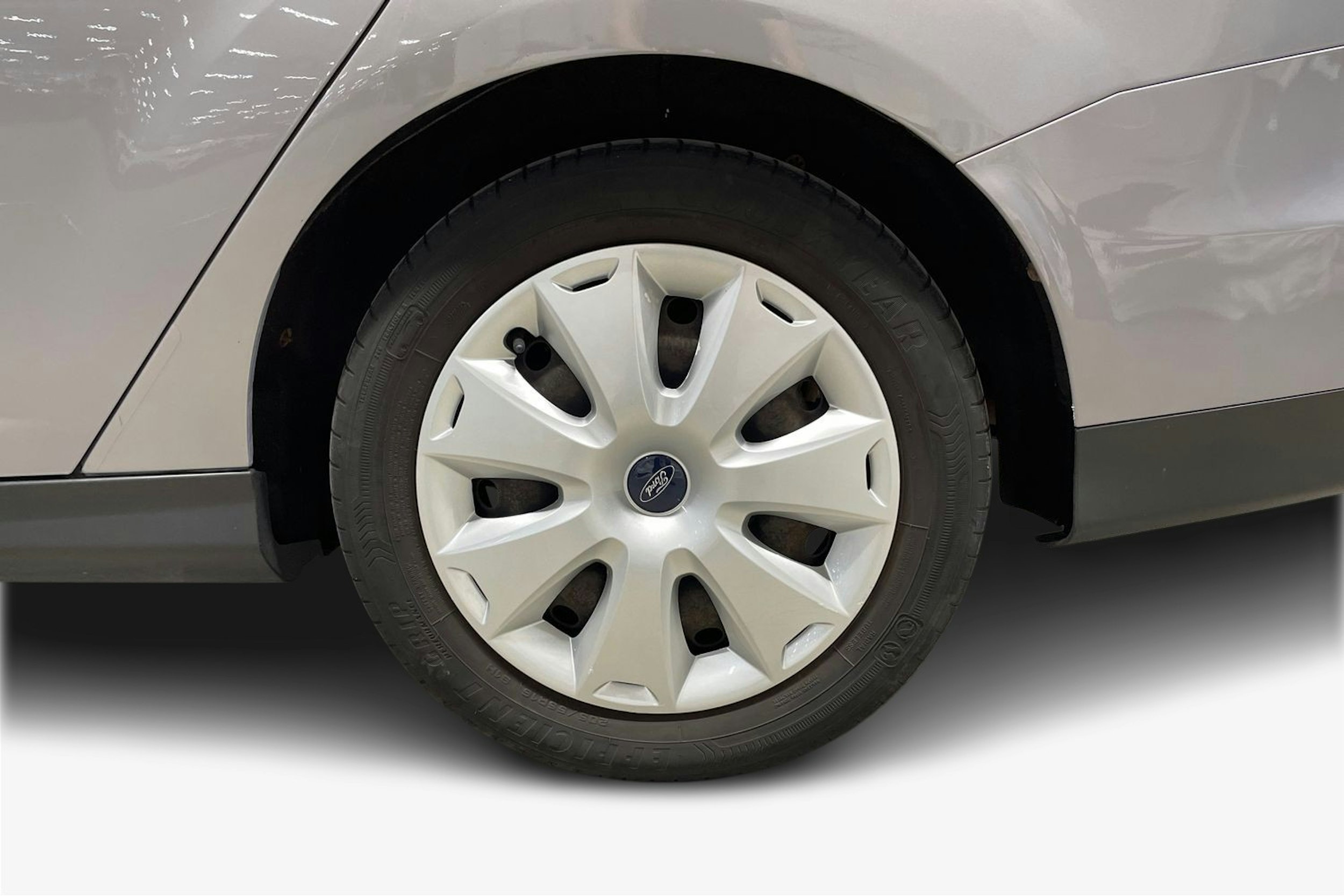 Harmaa Ford FOCUS 2012 kuva 9.
