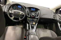 sininen Ford Focus 2012 kuva 7.