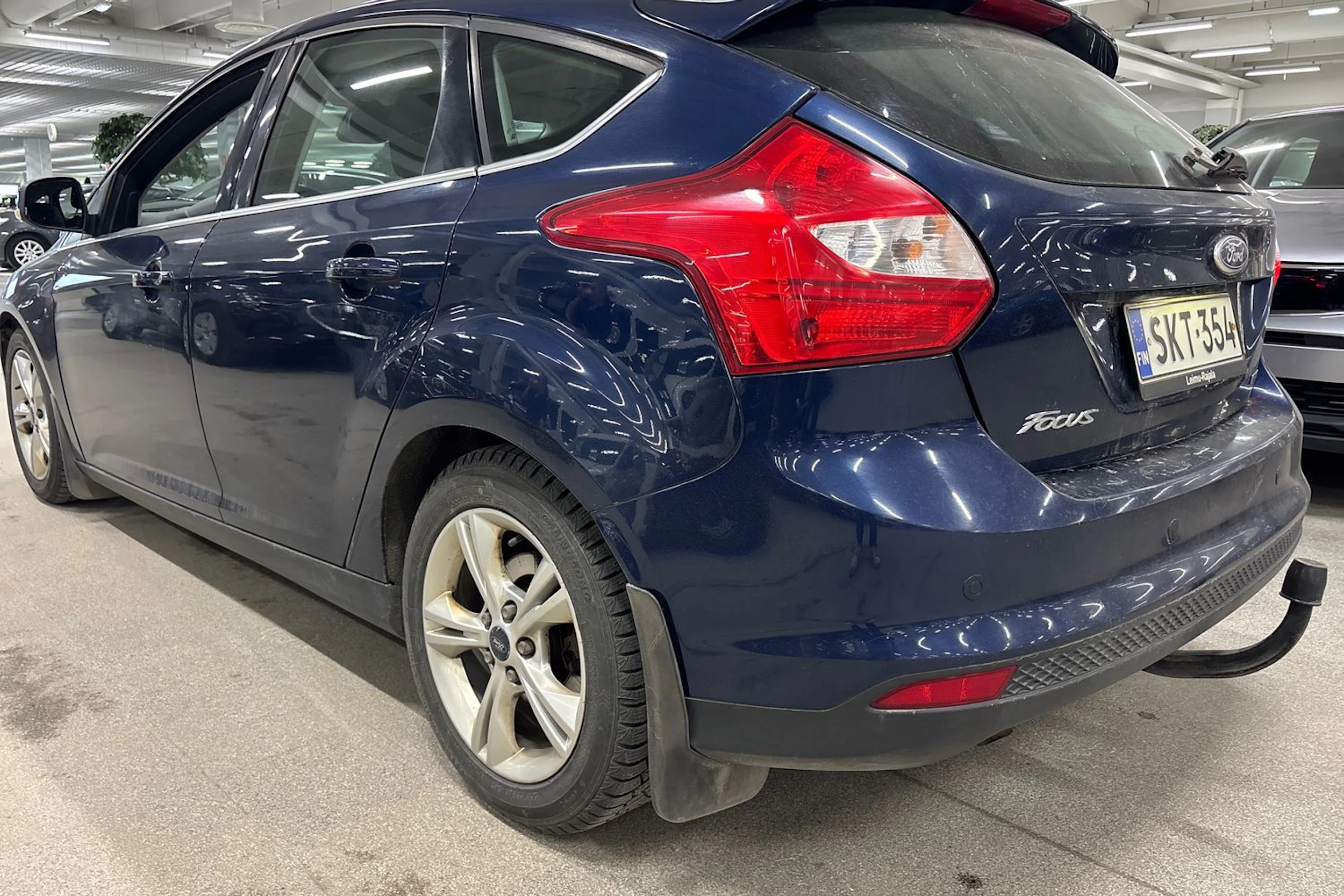 sininen Ford Focus 2012 kuva 17.