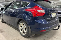 sininen Ford Focus 2012 kuva 17.