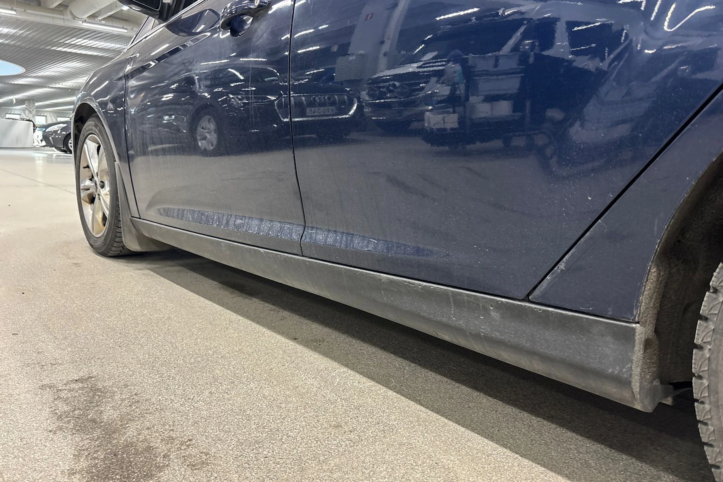 sininen Ford Focus 2012 kuva 19.