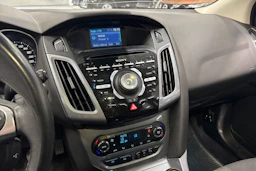 sininen Ford Focus 2012 kuva 20.