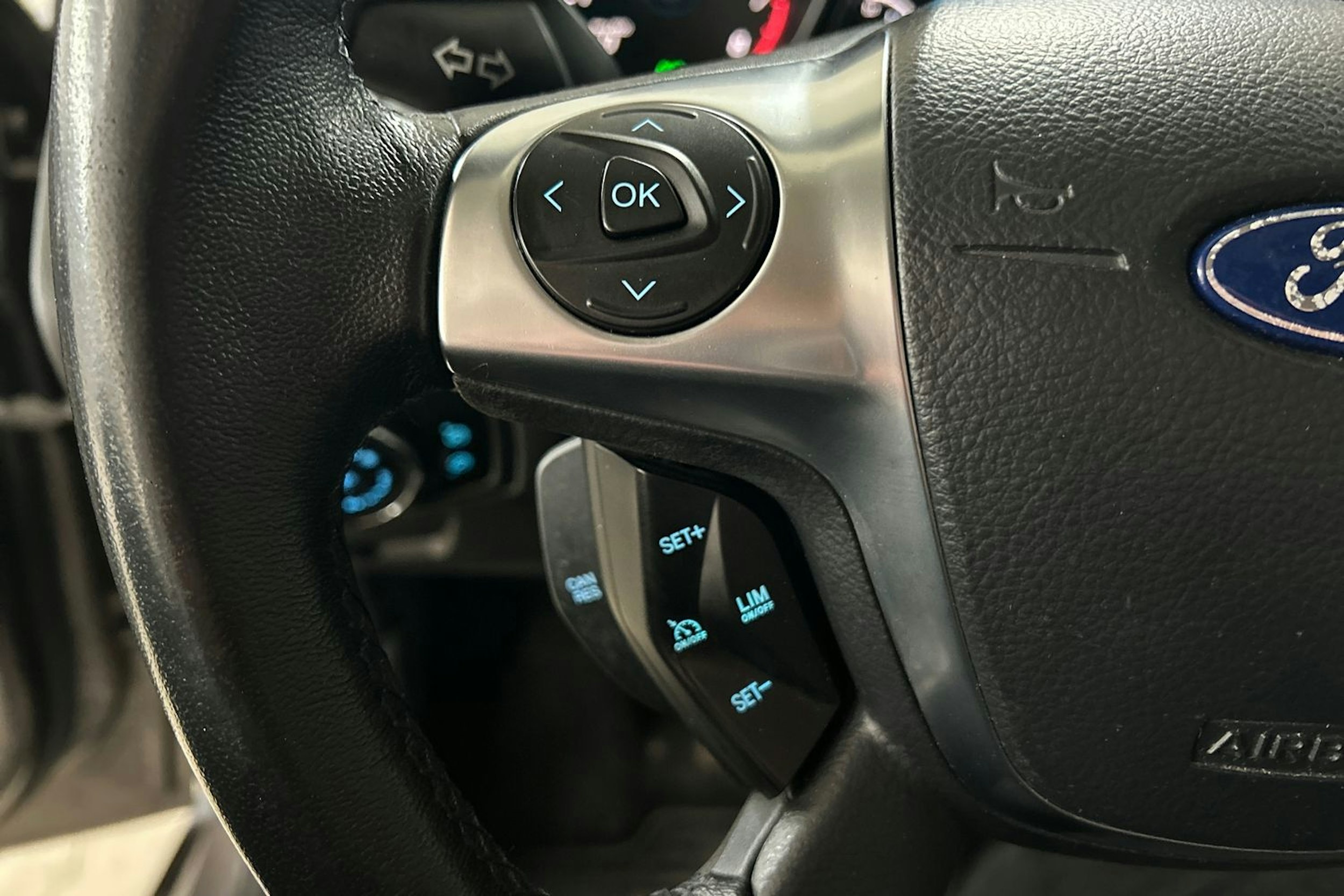 ruskea (beige) Ford Focus 2012 kuva 15.
