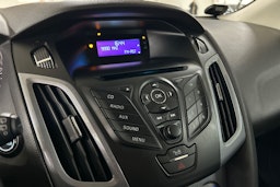 ruskea (beige) Ford Focus 2012 kuva 18.