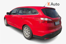 Punainen Ford FOCUS 2012 kuva 2.
